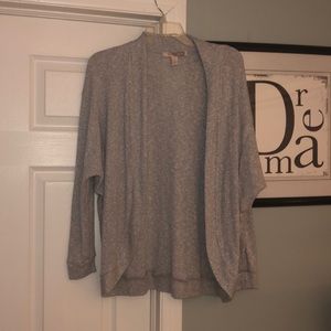 FLASH SALE ONE DAY ONLY!Silver sparkle cardigan 🖤